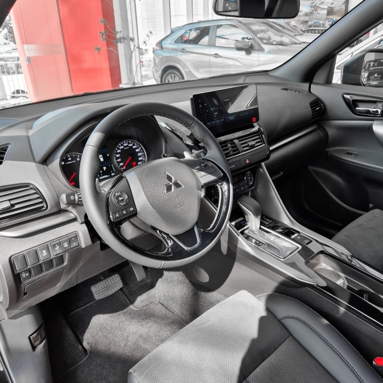 eclipse cross hpe black