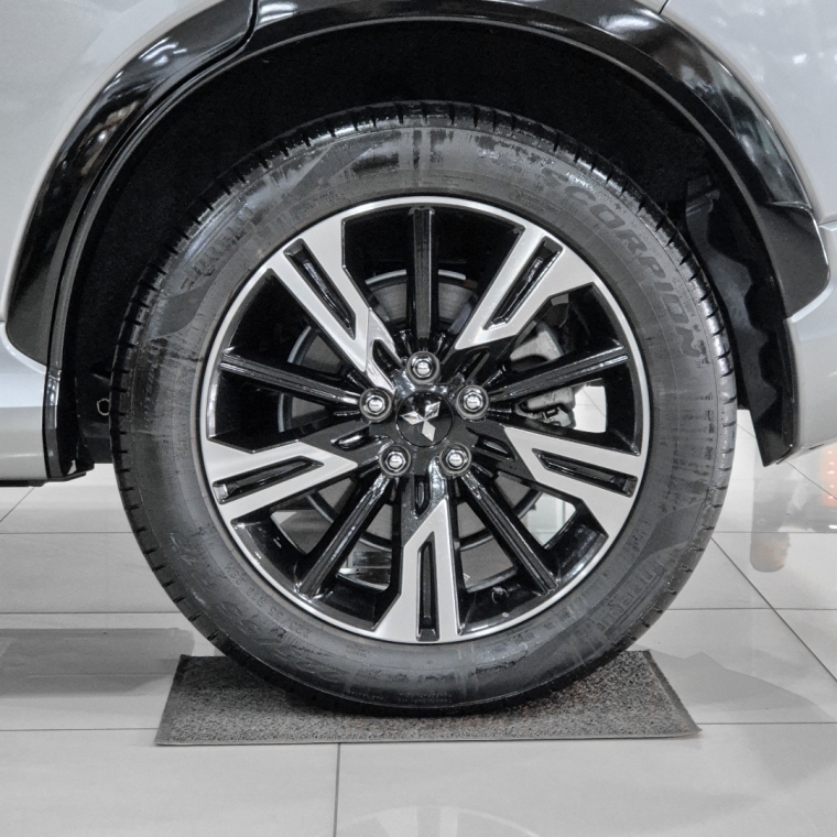 eclipse cross hpe-s awc