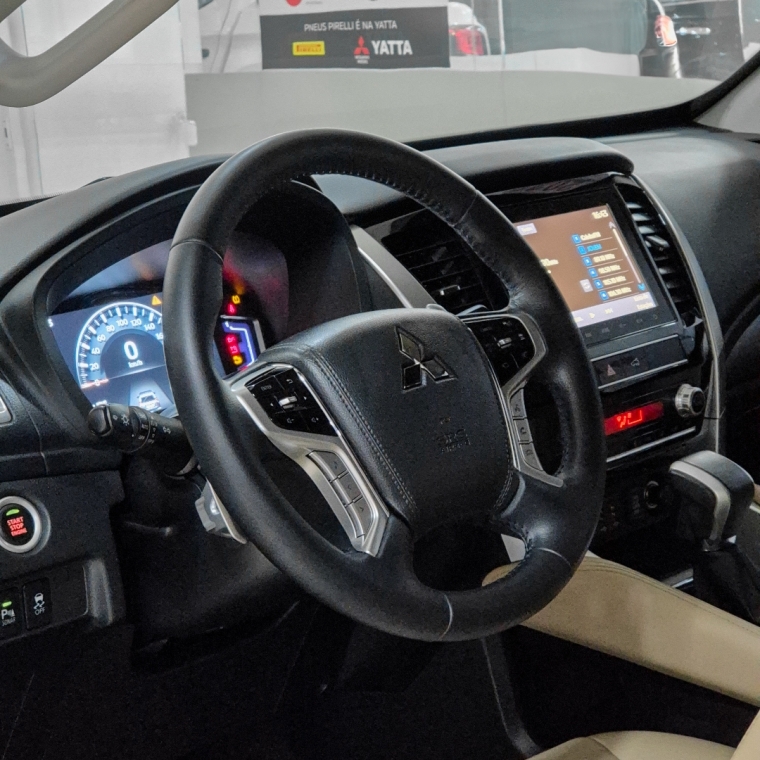 pajero sport hpe-s (blindada)