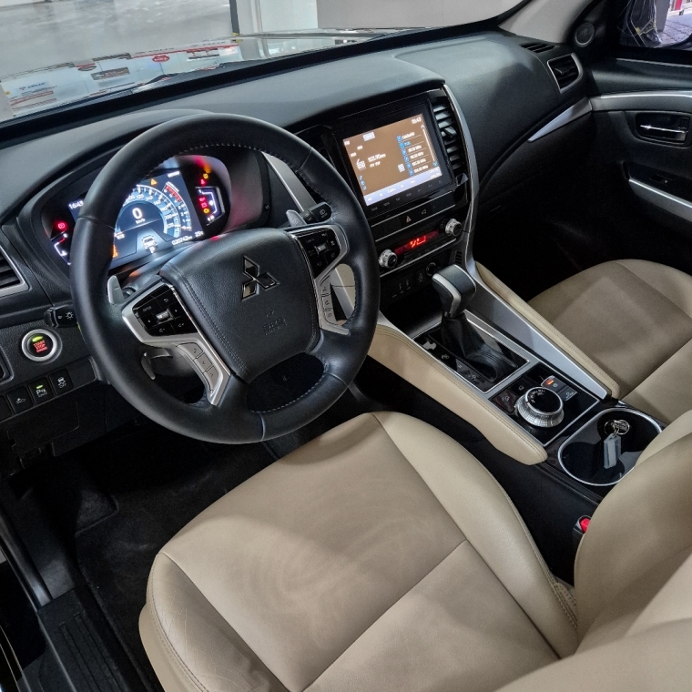 pajero sport hpe-s (blindada)