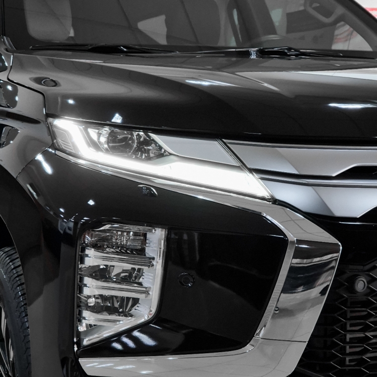 pajero sport hpe-s (blindada)
