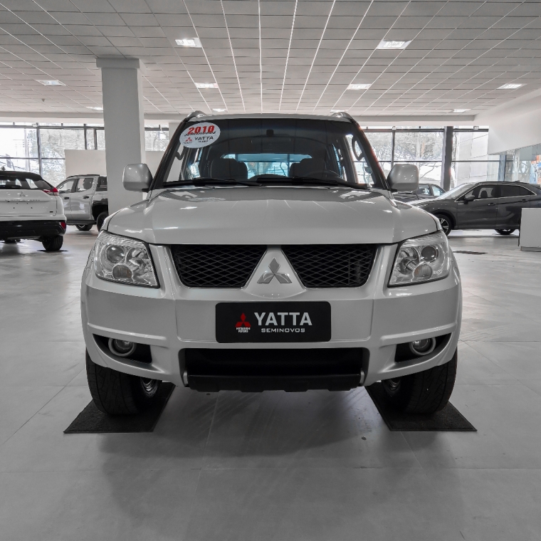 pajero tr4