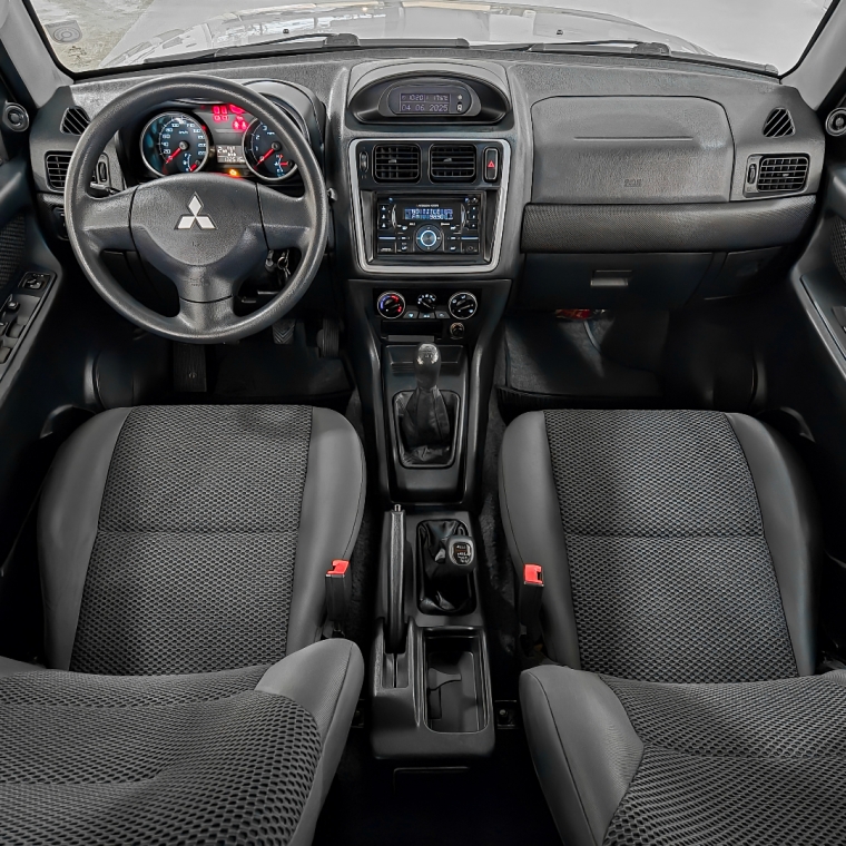 pajero tr4
