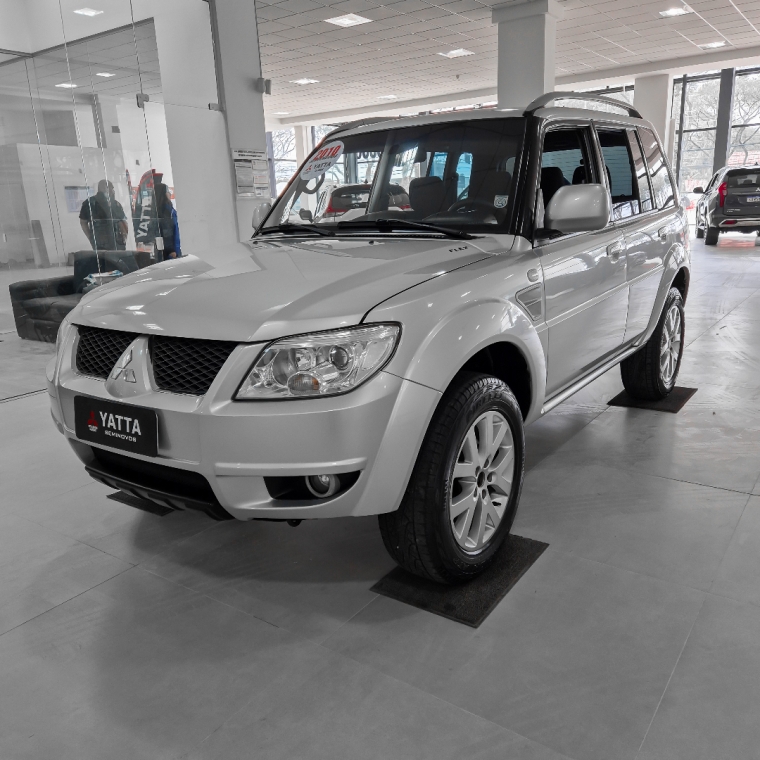 pajero tr4