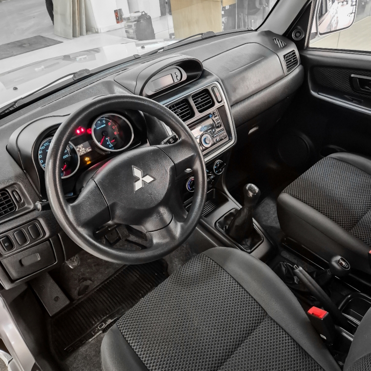 pajero tr4