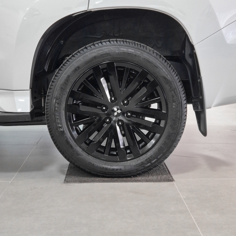 pajero sport legend