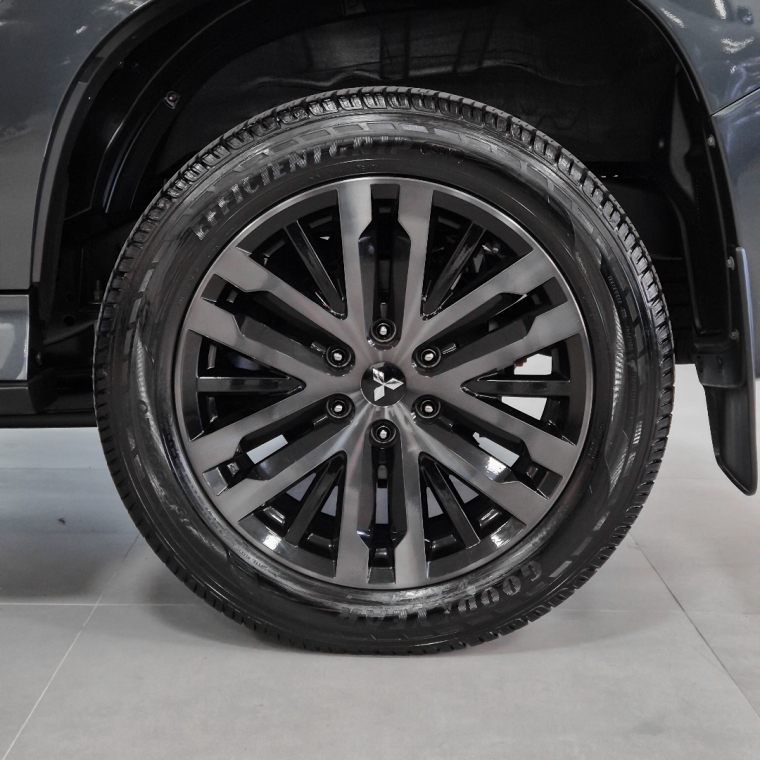 pajero sport legend