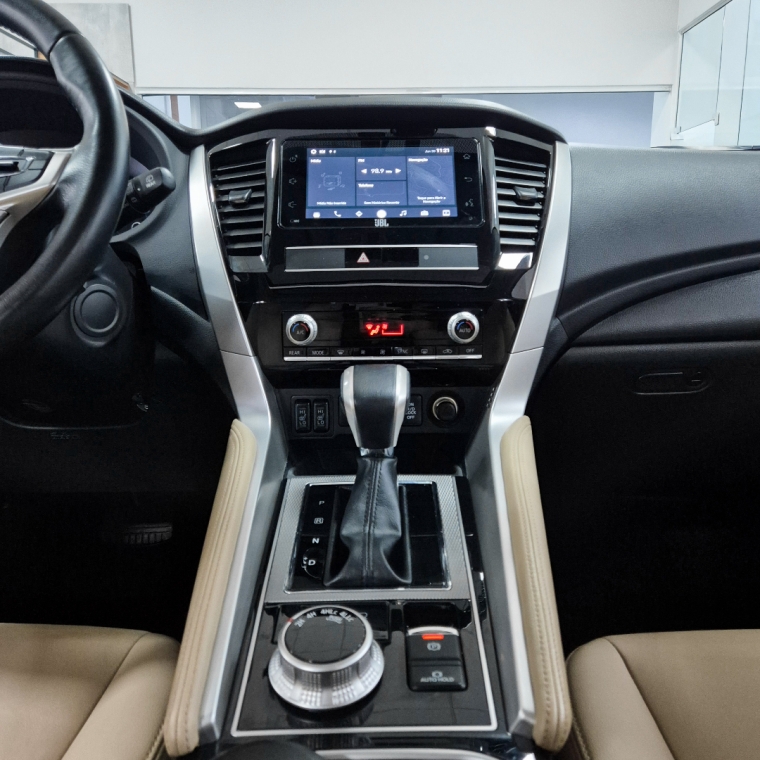 pajero sport hpe-s