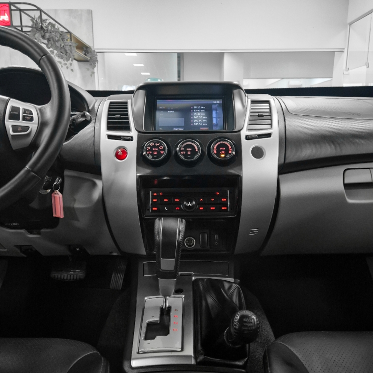pajero dakar hpe (blindada)