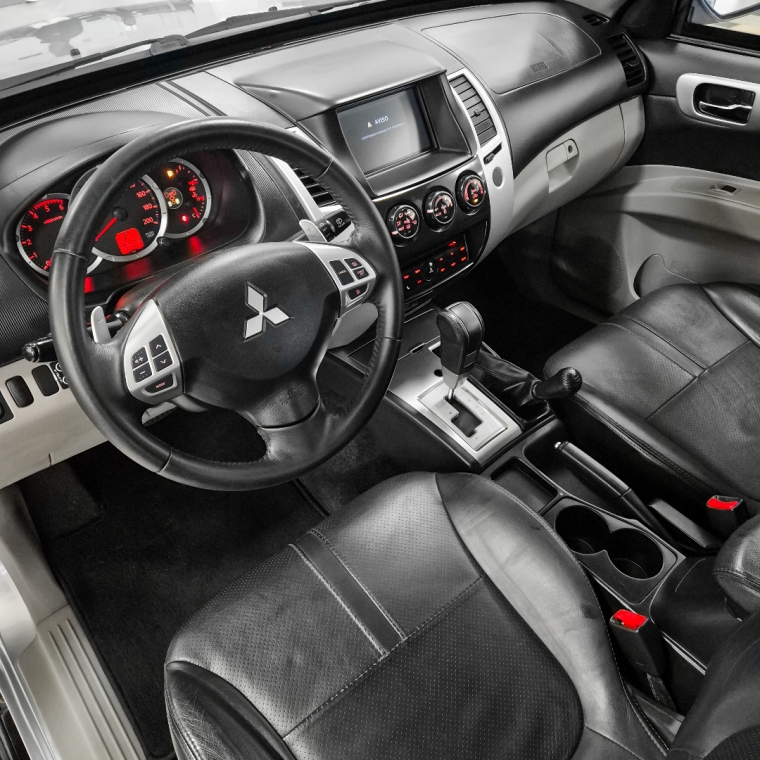 pajero dakar hpe (blindada)