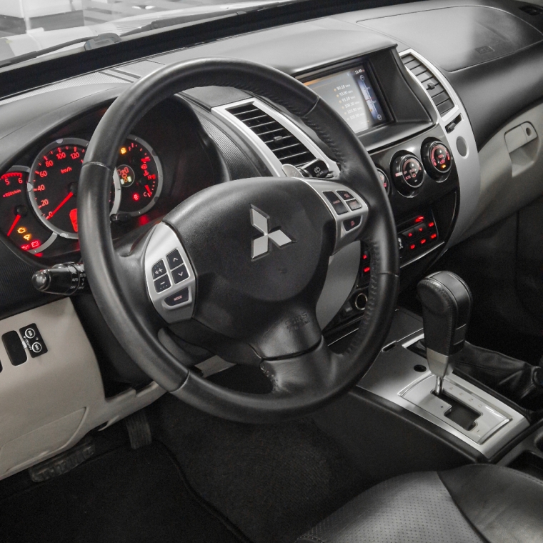 pajero dakar hpe (blindada)