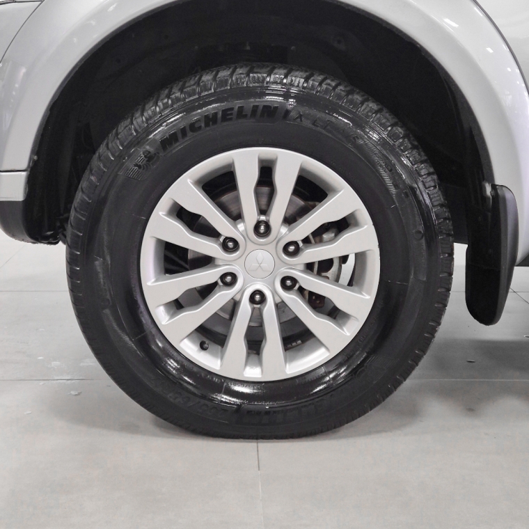 pajero dakar hpe (blindada)