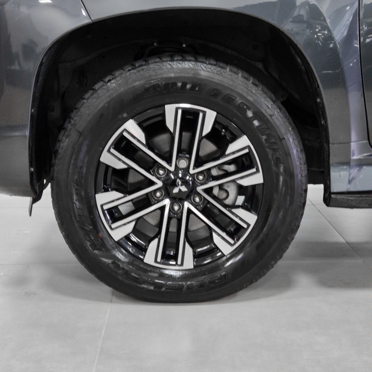 pajero sport hpe-s