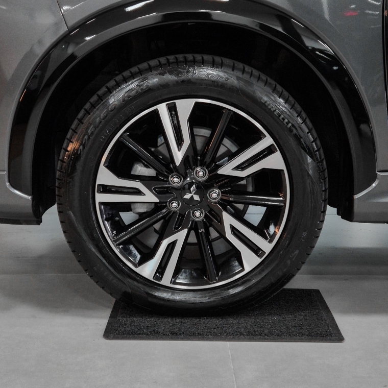 eclipse cross hpe-s awc