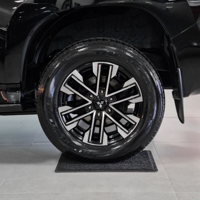 pajero sport hpe