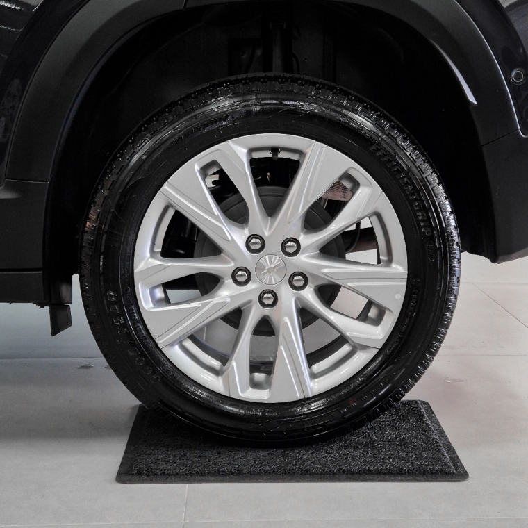 tracker ltz