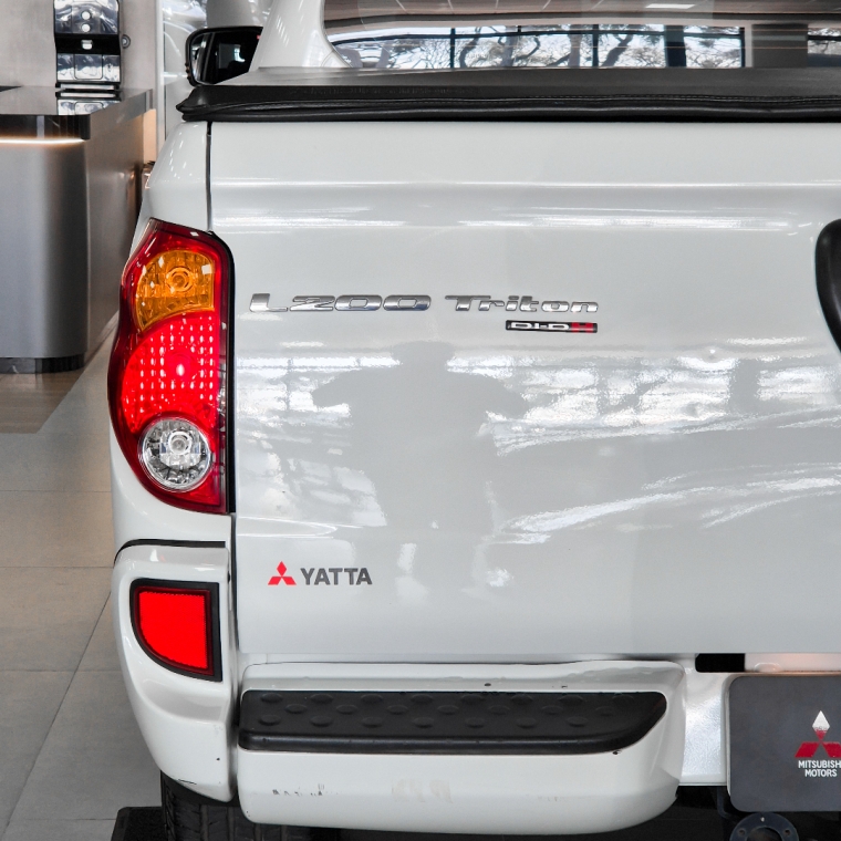 mitsubishi l200 triton gls