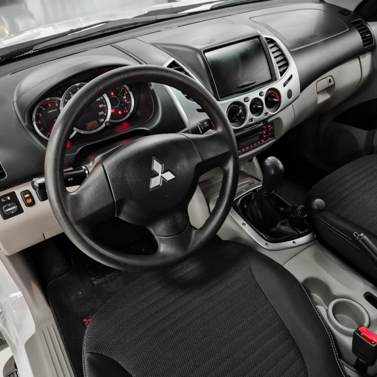 mitsubishi l200 triton gls