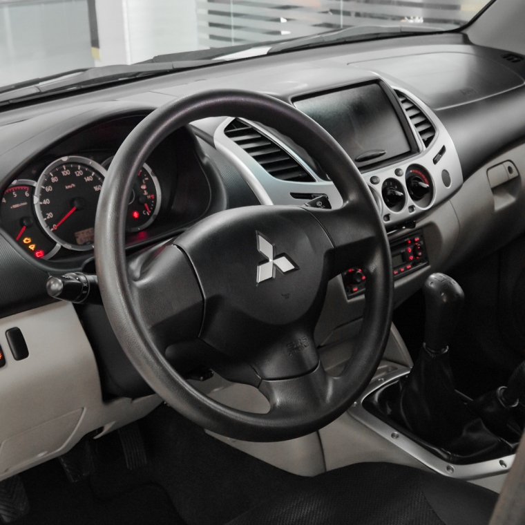 mitsubishi l200 triton gls