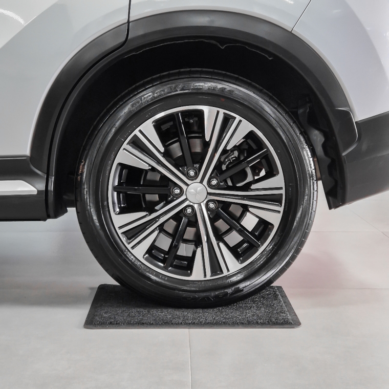 eclipse cross hpe-s awc