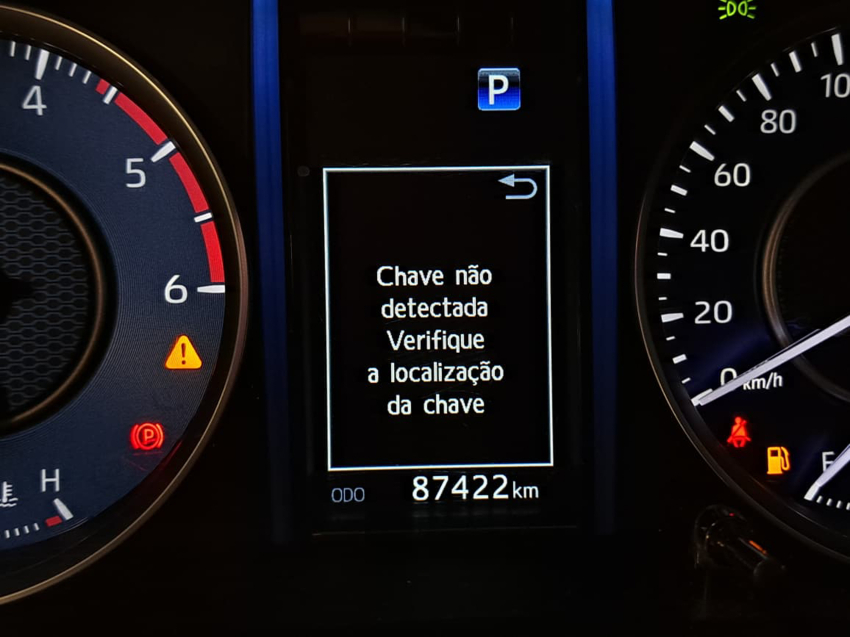 Toyota HILUX SW4 2.8 D-4D TURBO DIESEL SRX 4X4 AUTOMÁTICO 14