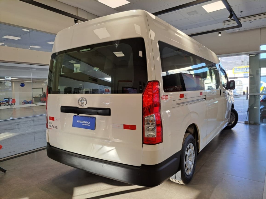 Toyota HIACE 2.8 D-4D TURBO DIESEL MINIBUS 15+1 DX AUTOMÁTICO 10