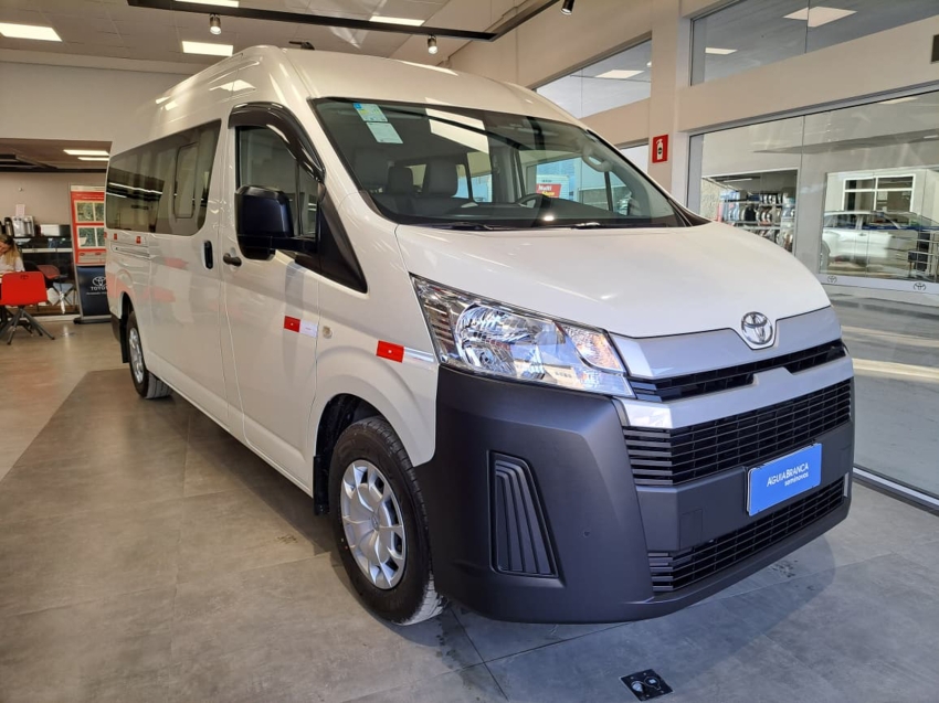 Toyota HIACE 2.8 D-4D TURBO DIESEL MINIBUS 15+1 DX AUTOMÁTICO 5