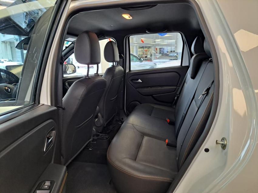 Renault OROCH 1.3 TCE FLEX OUTSIDER X-TRONIC 23