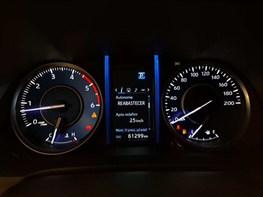 Toyota HILUX SW4 2.8 D-4D TURBO DIESEL SRX 4X4 AUTOMÁTICO 13