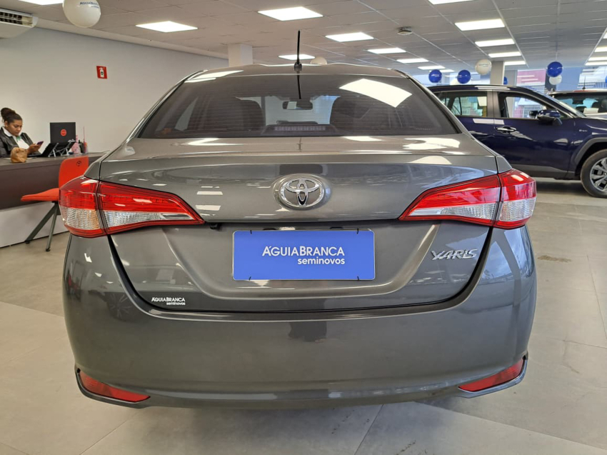 Toyota YARIS 1.5 16V FLEX SEDAN XS CONNECT MULTIDRIVE 8