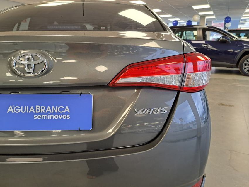 Toyota YARIS 1.5 16V FLEX SEDAN XS CONNECT MULTIDRIVE 9