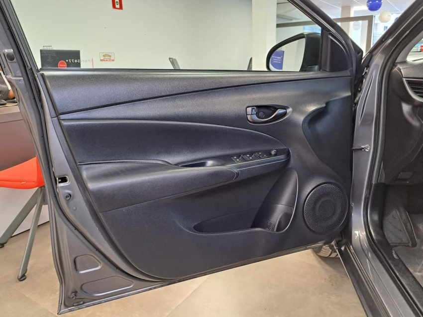 Toyota YARIS 1.5 16V FLEX SEDAN XS CONNECT MULTIDRIVE 20