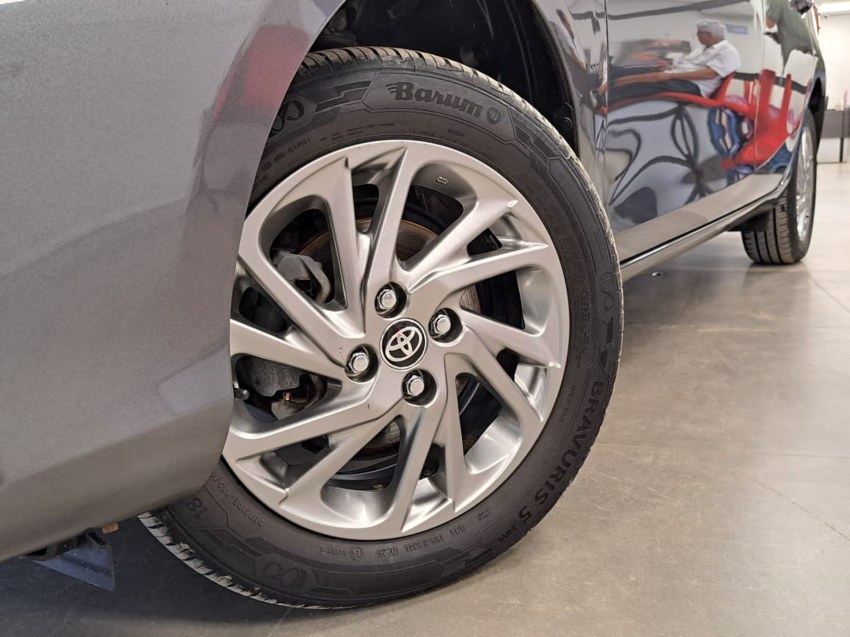 Toyota YARIS 1.5 16V FLEX SEDAN XS CONNECT MULTIDRIVE 2