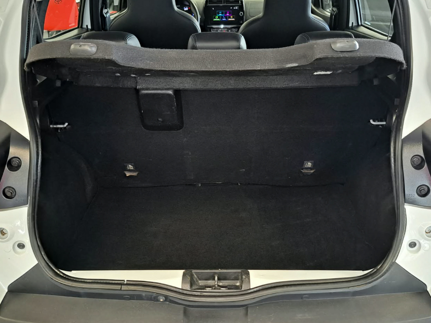 Renault KWID 1.0 12V SCE FLEX INTENSE MANUAL 11