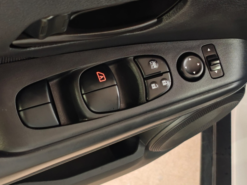 Nissan KICKS PLAY 1.6 16V FLEXSTART ACTIVE PLUS XTRONIC 20