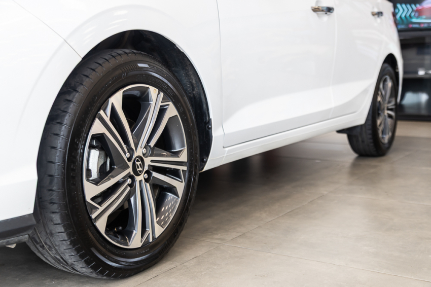 Hyundai HB20S 1.0 TGDI FLEX PLATINUM SAFETY AUTOMÁTICO 2