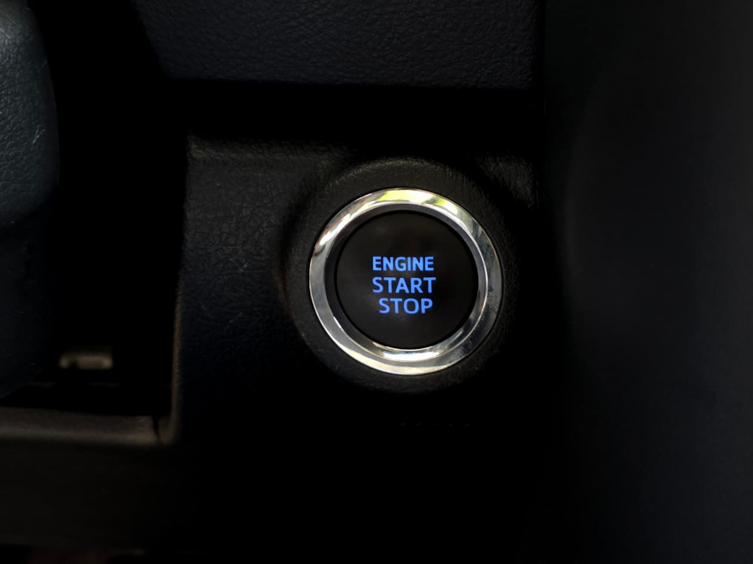 Toyota HILUX SW4 2.8 D-4D TURBO DIESEL SRX 7L 4X4 AUTOMÁTICO 21