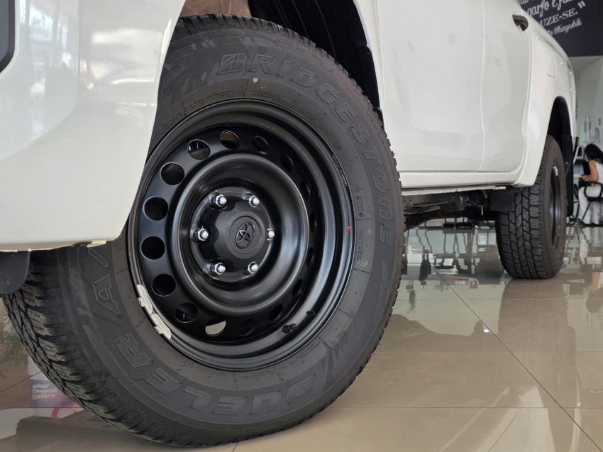 Toyota HILUX 2.8 D-4D TURBO DIESEL CD POWER PACK 4X4 AUTOMÁTICA 2