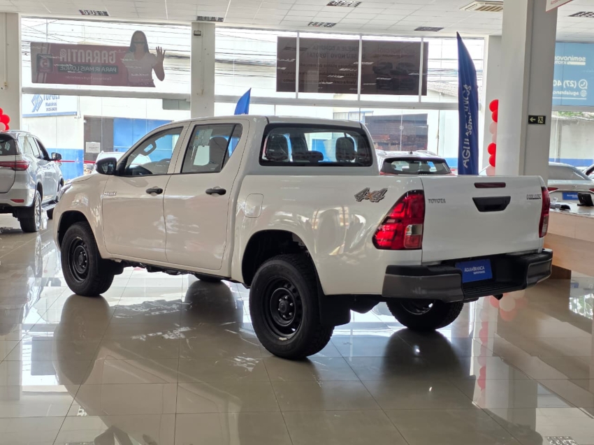Toyota HILUX 2.8 D-4D TURBO DIESEL CD POWER PACK 4X4 AUTOMÁTICA 6