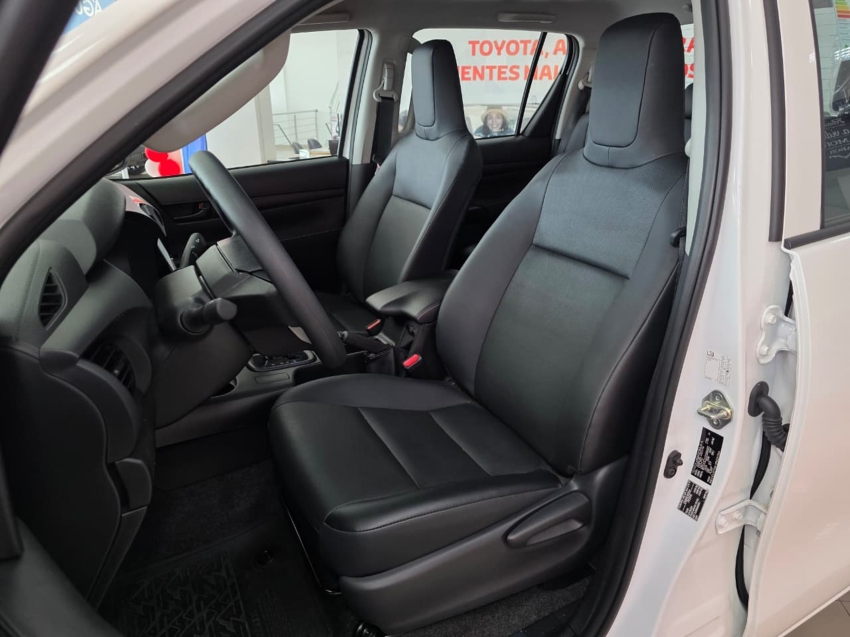 Toyota HILUX 2.8 D-4D TURBO DIESEL CD POWER PACK 4X4 AUTOMÁTICA 20