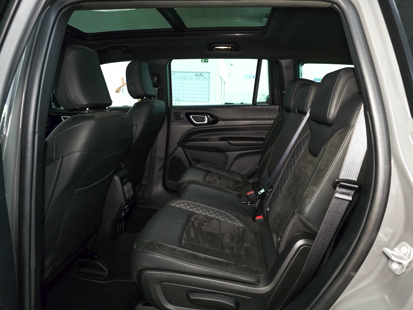 Carro JEEP COMMANDER