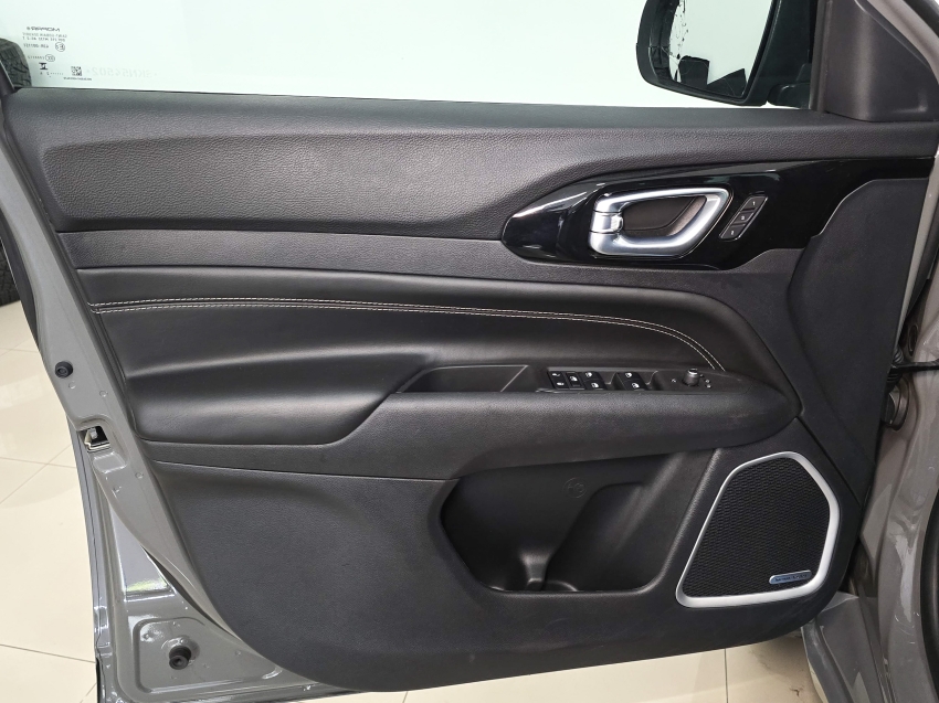 Carro JEEP COMMANDER