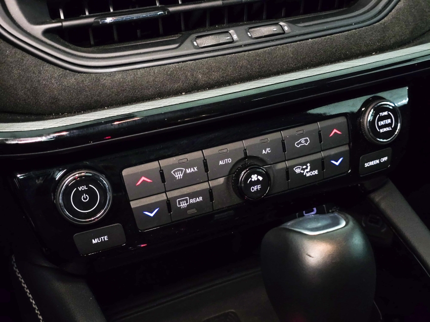 Carro JEEP COMMANDER