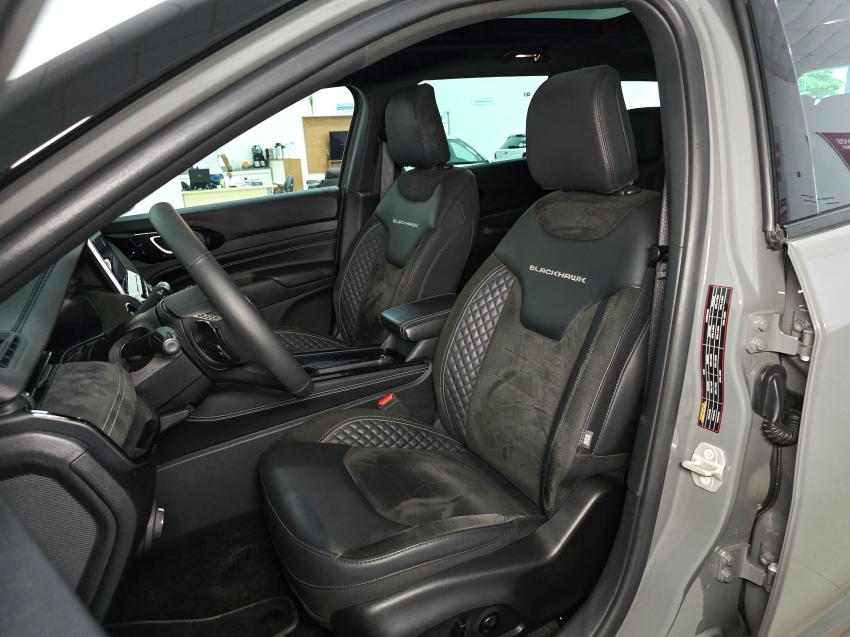 Carro JEEP COMMANDER
