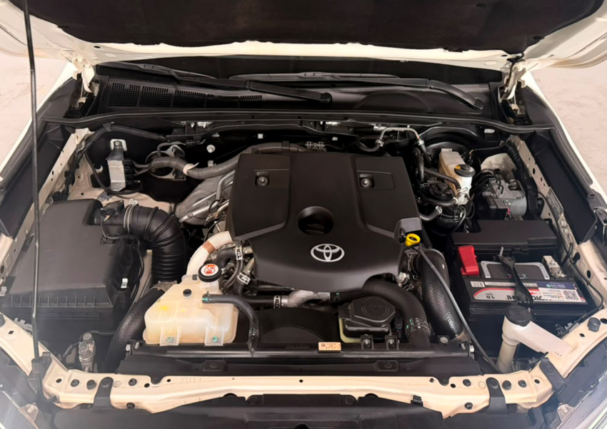 Toyota HILUX 2.8 D-4D TURBO DIESEL CD SRX 4X4 AUTOMÁTICO 4
