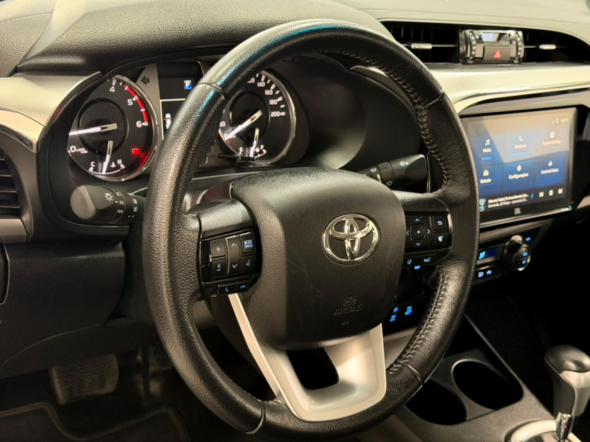 Toyota HILUX 2.8 D-4D TURBO DIESEL CD SRX PLUS 4X4 AUTOMÁTICO 13