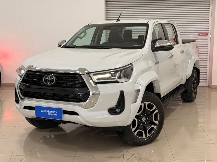 Toyota HILUX 2.8 D-4D TURBO DIESEL CD SRX PLUS 4X4 AUTOMÁTICO