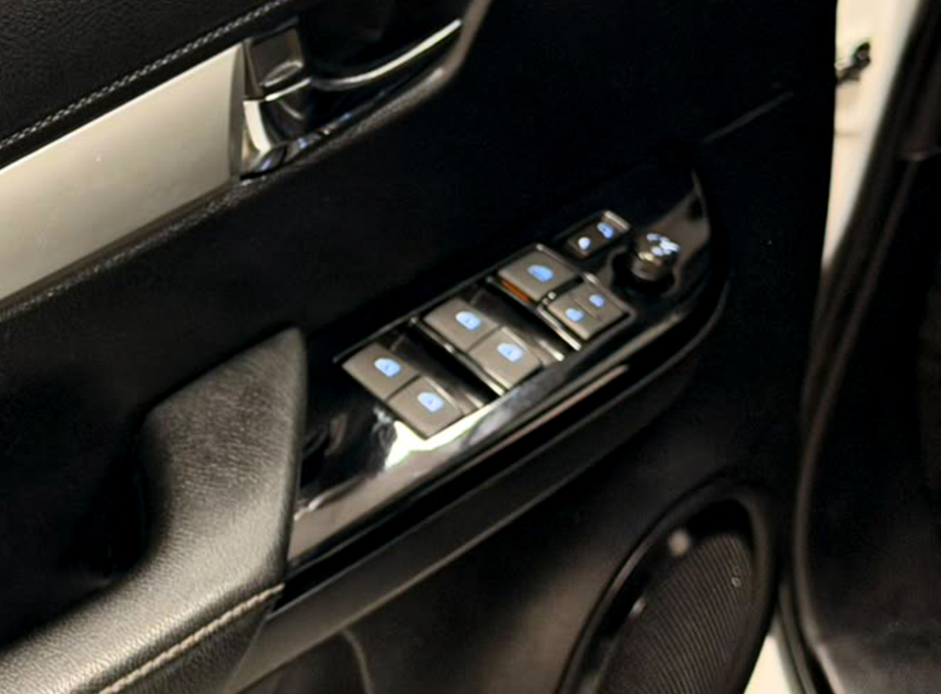 Toyota HILUX 2.8 D-4D TURBO DIESEL CD SRX PLUS 4X4 AUTOMÁTICO 21