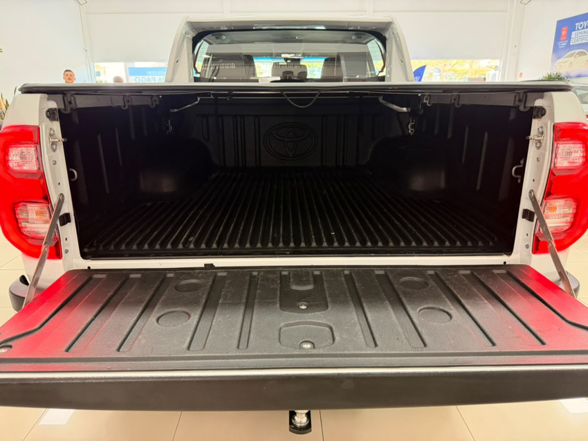 Toyota HILUX 2.8 D-4D TURBO DIESEL CD SRX PLUS 4X4 AUTOMÁTICO 11