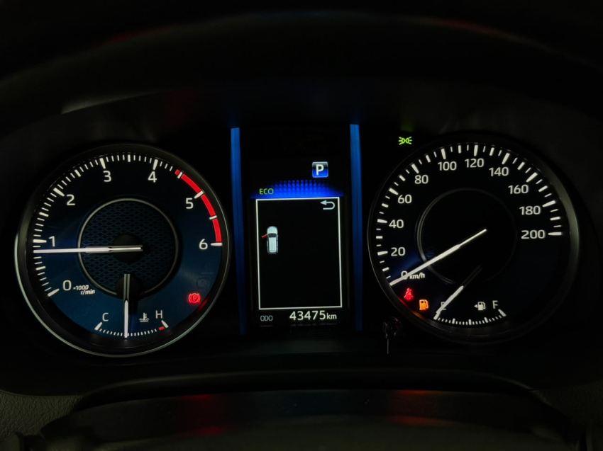 Toyota HILUX SW4 2.8 D-4D TURBO DIESEL SRX PLATINUM 4X4 AUTOMÁTICO 14